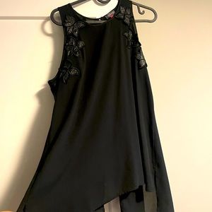 Vince Camuto Top w/Back Slit- Black, Medium
